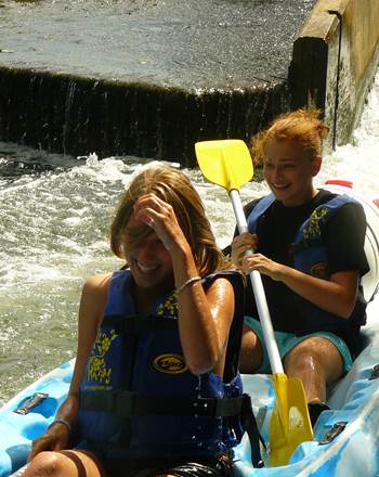 Plaisir d'une activité aquatique Ludique et inoubliable en canoe
