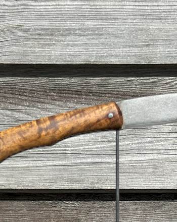 #AtelierCoutellerie / #KnifeMakingWorkshop #FabricationCouteaux / #HandmadeKnives #StageCoutelier / #BladesmithExperience #CouteauArtisanal / #ArtisanKnife #StageArtisanat / #CraftWorkshop #AtelierCréatif / #CreativeWorkshop #LoisirManuel / #HandsOnExperience #CouteauPersonnalisé / #CustomKnifeMaking #ArtisanatFrancais / #FrenchCraftsmanship #VacancesActives / #ActiveHolidays #ExperienceUnique / #UniqueExperience #SouvenirArtisanal / #CraftYourSouvenir #TourismeExpérientiel / #ExperientialTravel #VacancesCréatives / #CreativeHolidays #DécouverteLocale / #LocalDiscovery #AtelierVacances / #HolidayWorkshop #MadeInIledeRé / #MadeInIledeRe #ActivitéInsolite / #UnusualExperience