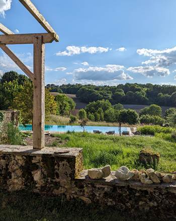 La suite le Figuier bénéficie d'un accès à la piscine à débordement