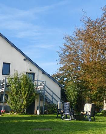 heerlijke zijtuin met zonneterrasje
