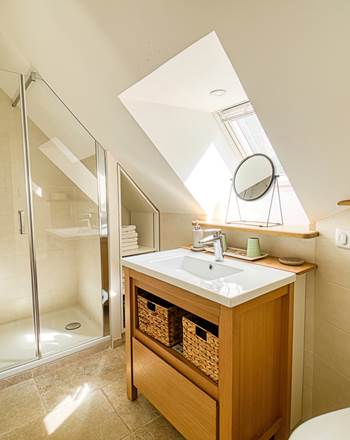 suite-de-l-atelier-salle-d-eau-wc-1er-etage-la-verrerie-d-ivoy
