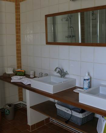 Salle de bain privative avec 2 vasques