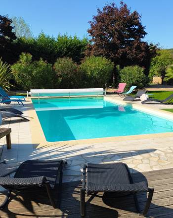piscine gîte La Flèche Sarthe hébergement avec piscine