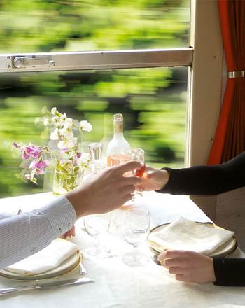 Célébration en train restaurant - Photo CFVE