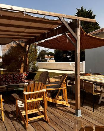 VUE TERRASSE ET TABLE 2