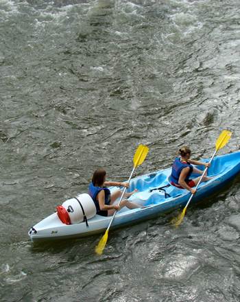 Descente des Gorges de l’Aveyron en Canoe photo KaymanCanoes