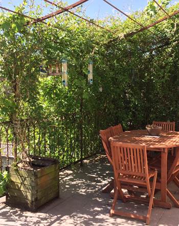 9_ Espace repas sur la terrasse