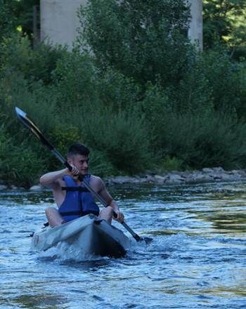 Activité aquatique  l'Aveyron en kayak photo kaymancanoes