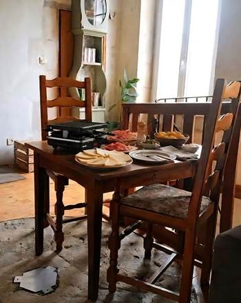Le Logis du Meunier : appareil à raclette à votre disposition pour savourer des soirées en amoureux au coin du feu