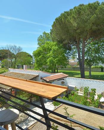 villa-les-salines-fleur-de-sel-location-appartement-maison-vacances-grau-du-roi-jardin-proche-plage