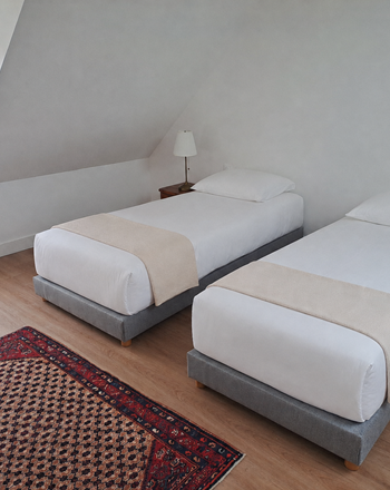 Maison de Louise Chambre du grenier fenêtre