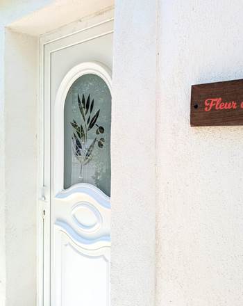 villa-les-salines-fleur-de-sel-location-appartement-maison-vacances-grau-du-roi-jardin-proche-plage
