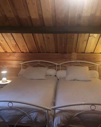 2 lits simples peuvent faire un lit double  de 160 cm