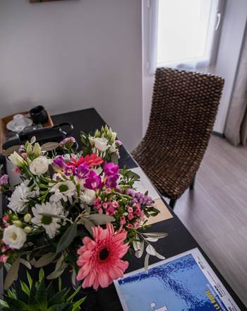 Chambre 2 Bureau et Fleurs