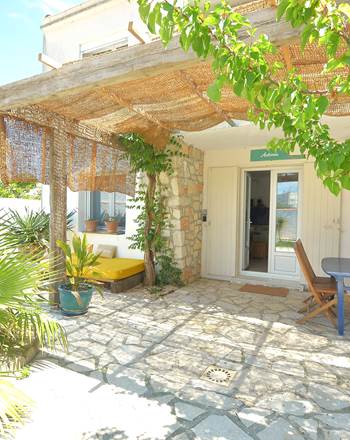 villa-les-salines-flamant-location-appartement-maison-vacances-grau-du-roi-jardin-proche-plage