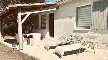 TERRASSE GITE CONFORT 210 ETANG VALLIER RESORT