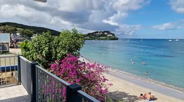 vue sur la plage depuis les appartements à l'étage