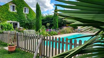 au bord de la piscine...