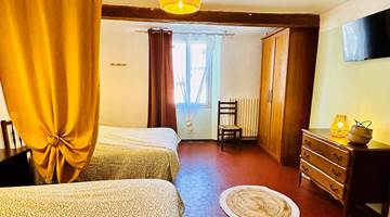 chambre quadruple située au 2e étage Hotel La Forge Castellane