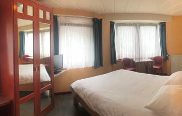 Vue panoramique de la chambre 11 Twin ou Double pour bien se rendre compte de sa description mais pas de sa dimension.  Ici la Chambre 11 en Double.