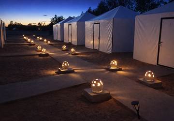 Le camp éclairé
