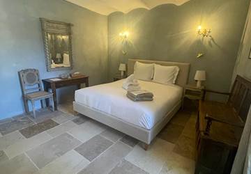 Chambre Bleu (Downstairs)