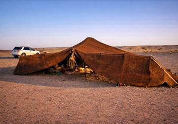 Tente berbère dans un campement nomade