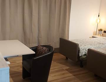 ruime kamer op gelijkvloers