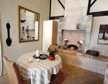 Salle à manger et son four à pain