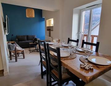 Vue sur Salle à manger et salon