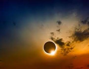 ÉCLIPSE TOTALE SOLAIRE