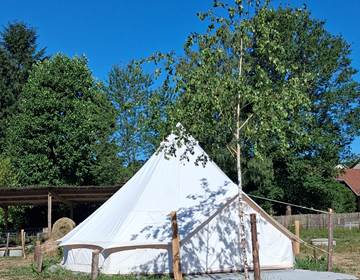 tipi camping