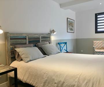 Lit queen size pour 2 personnes