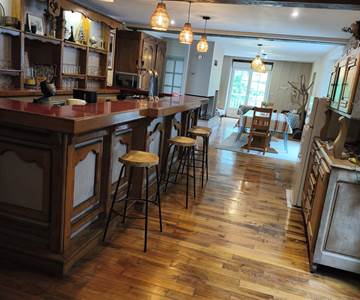 cuisine-salle-a-manger-salon-gite-ainerak-bar
