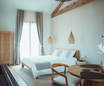 MAISON-BALAS-Suite-Cathedral-Chambre
