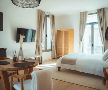 MAISON-BALAS-Suite-Terrassa-Télévision