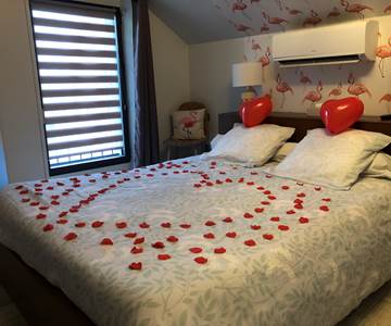 Lerougeetblanc-chambre hote gite-auxerre yonne bourgogne franche comté-piscine spa sauna hammam jacuzzi-famille couple mariage-repas dégustation- repos calme campagne-guedelon vezelay chablis joigny_Les Clos13
