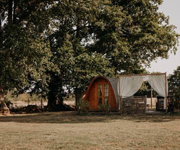 Cabane en bois cosy pour séjour romantique en Mayenne