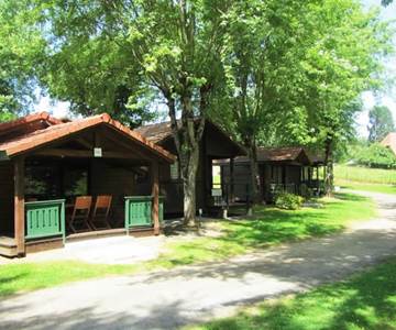 camping-les-etoiles-chalet