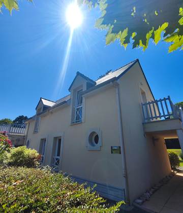 le-sherman-chambre-hotel-omaha -beach-cimetière-américain- site-historique-véhicule-militaire-ww2