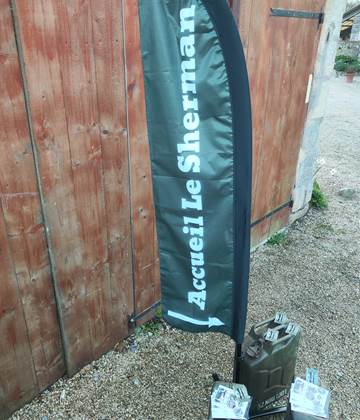 le-sherman-accueil-sur-place-omaha-beach-vert-militaire