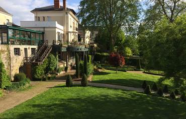 Location saisonnière-Maine et Loire-grande maison-villa-grand jardin