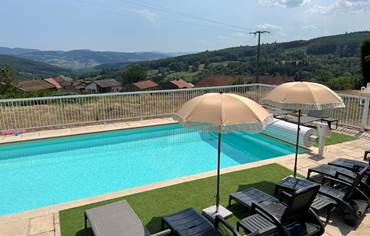 piscine avec vue vallée