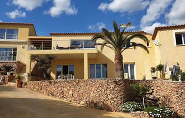 LES DEMEURES DE THAU - Havre de Paix dans Jardin Méditerranéen - Le Gîte