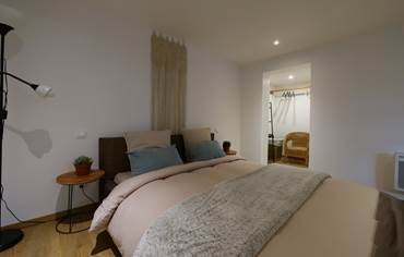 Grande chambre avec petit dressing