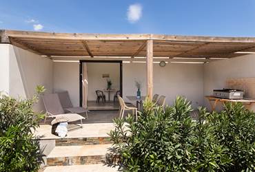 residence-vacances-i-levri-porto-vecchio-corse -appartement-terrasse-5-6-7-8-cote-piscine