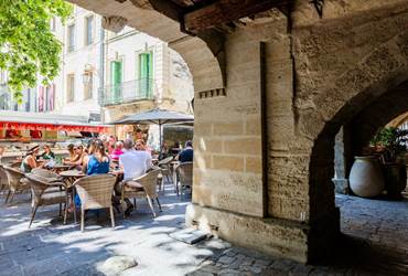 Le marché d'Uzès - photo Gard Tourisme