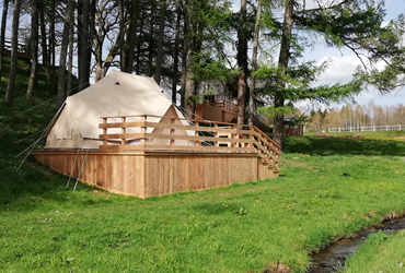 Sous les mélèzes - Espace d'accueil de pleine nature - La croisille sur Briance