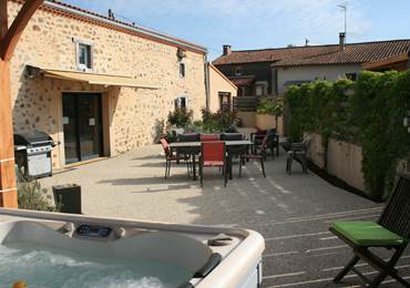 LA TERRASSE VUE DU SPA 2