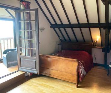 chambre-balcon-maison-d-hotes-a-saint-james-la-gautraie